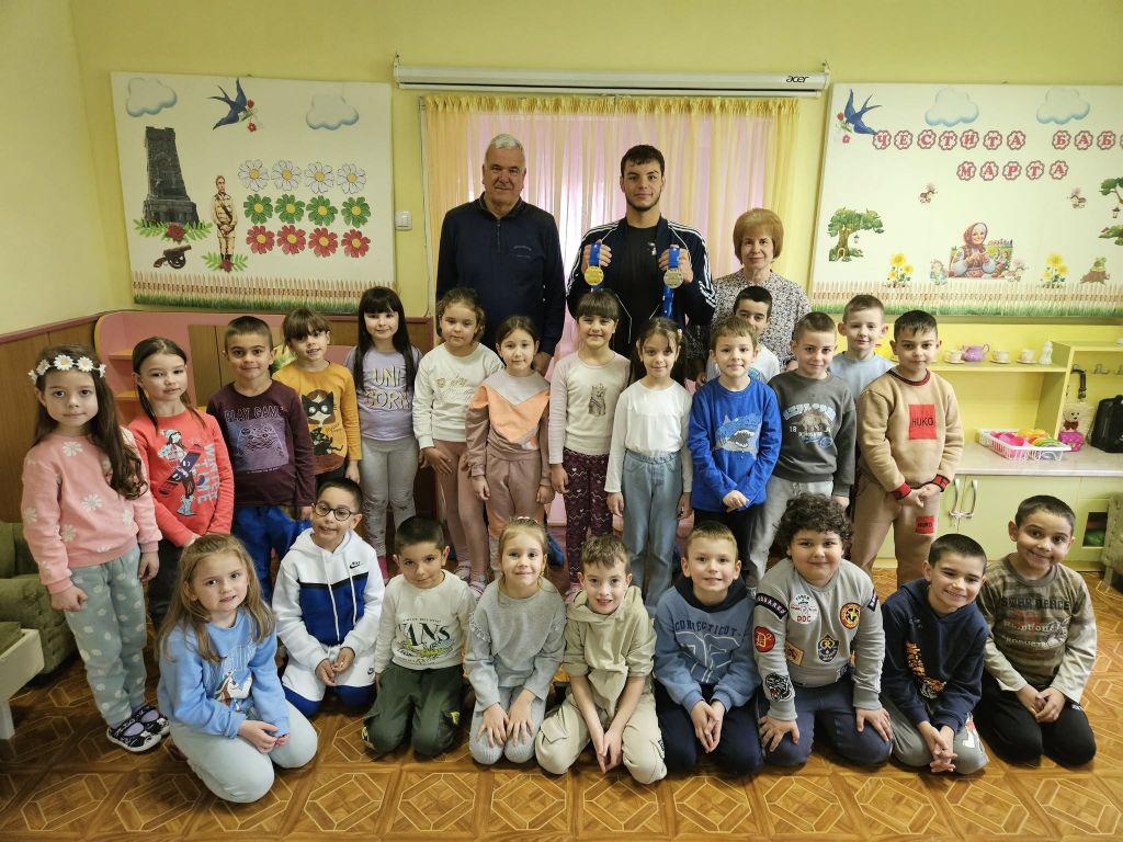 "Среща с изявени спортисти" - дейност по НП "Хубаво е в детската градина" 2