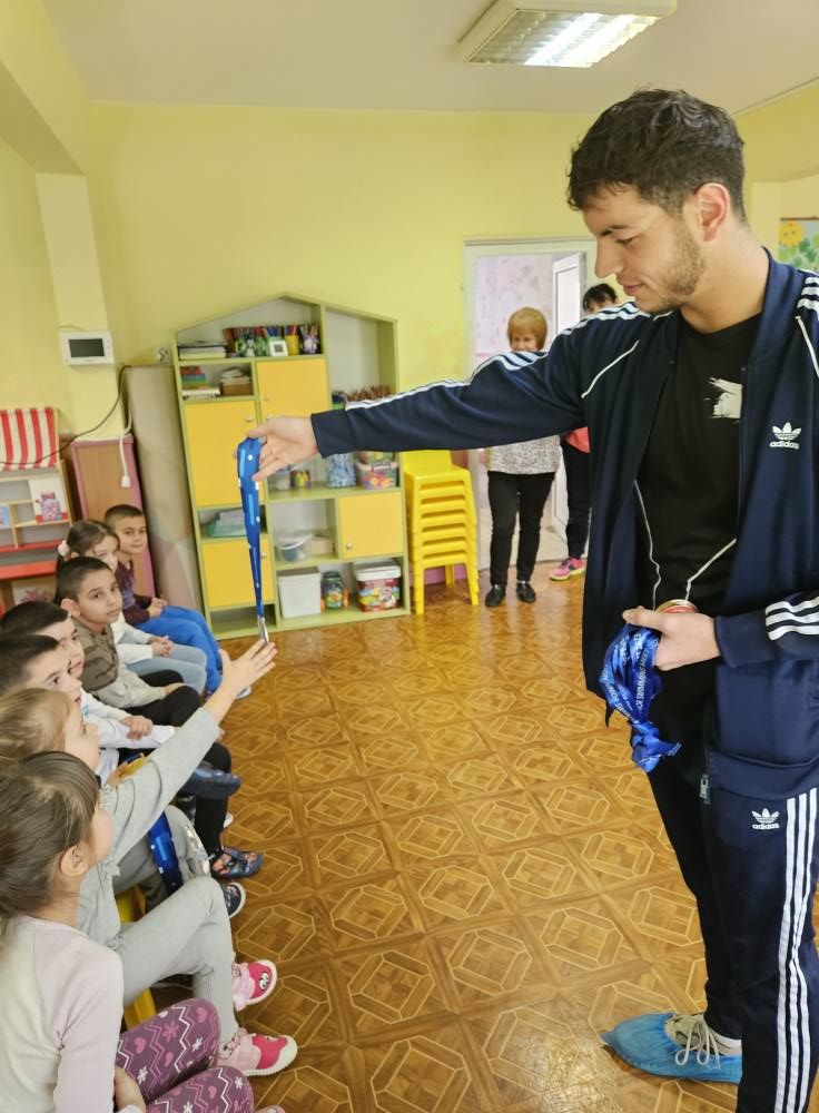 "Среща с изявени спортисти" - дейност по НП "Хубаво е в детската градина" 3