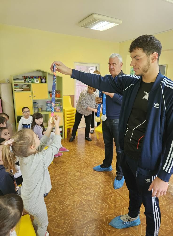 "Среща с изявени спортисти" - дейност по НП "Хубаво е в детската градина" 6