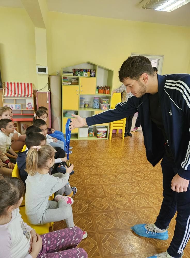 "Среща с изявени спортисти" - дейност по НП "Хубаво е в детската градина" 8