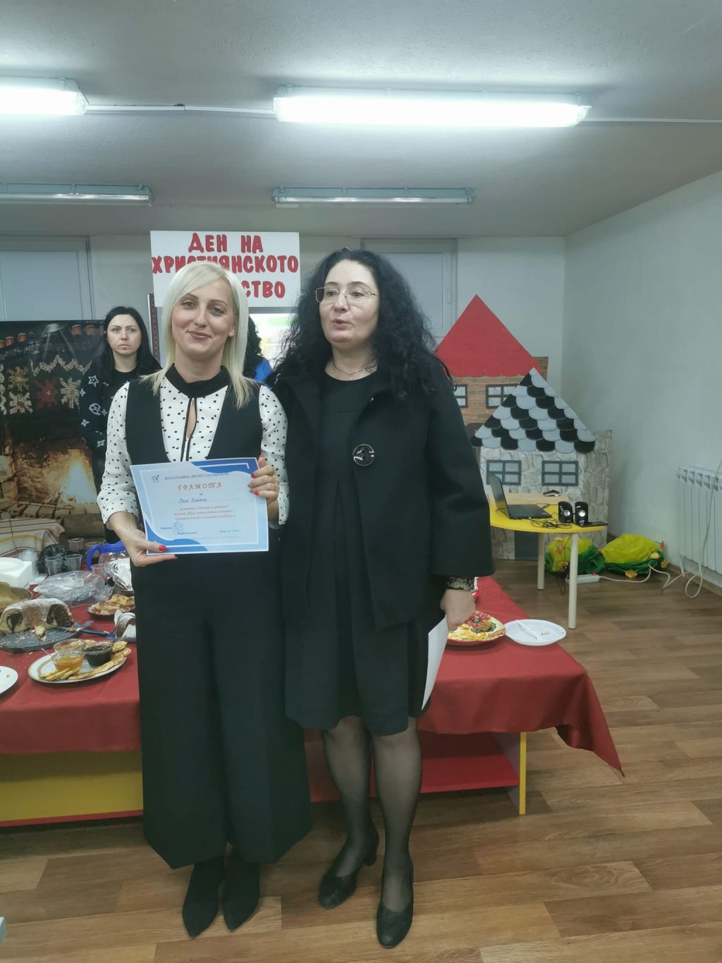 Кулинарна изложба - Там, където обичта не свършва - ДГ Пролет - Сандански