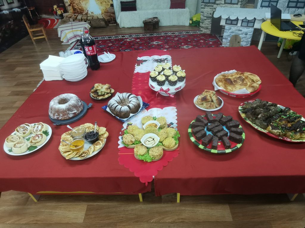 Кулинарна изложба - Там, където обичта не свършва - ДГ Пролет - Сандански