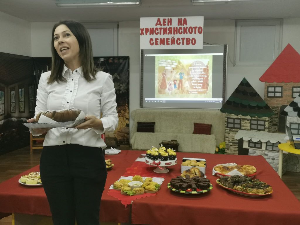 Кулинарна изложба - Там, където обичта не свършва - ДГ Пролет - Сандански