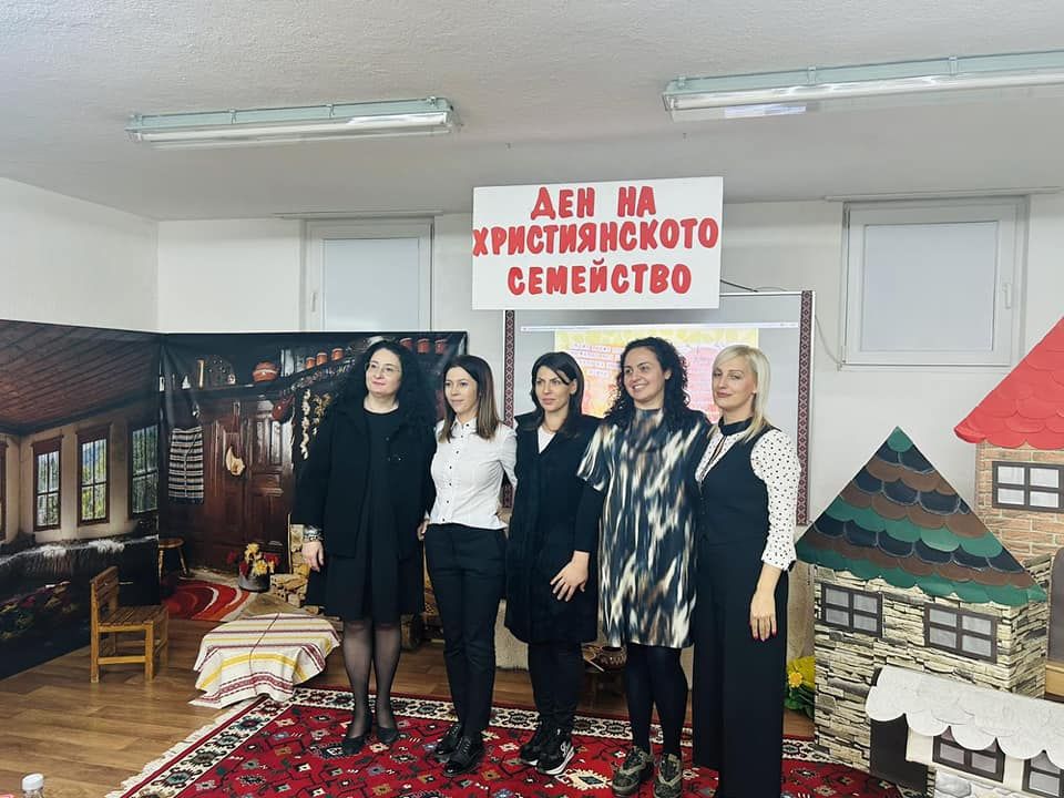 Кулинарна изложба - Там, където обичта не свършва - ДГ Пролет - Сандански